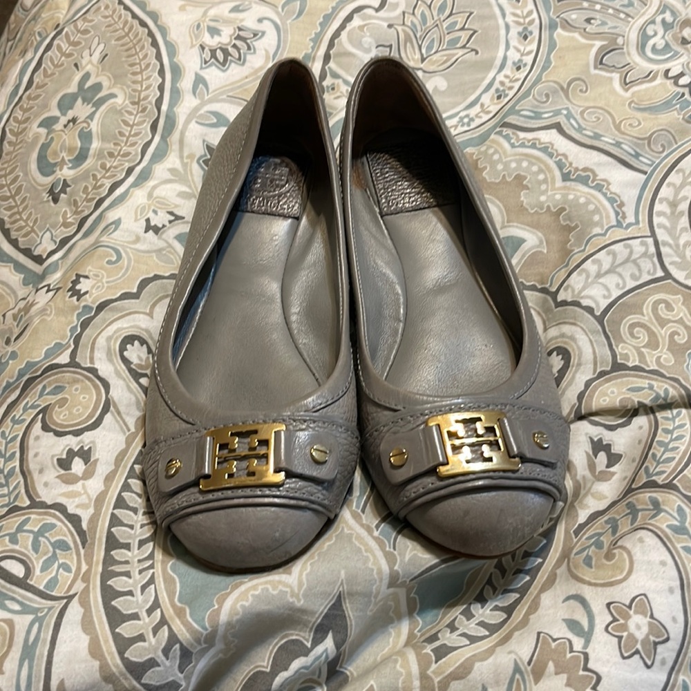 Size 6 tory burch flats
